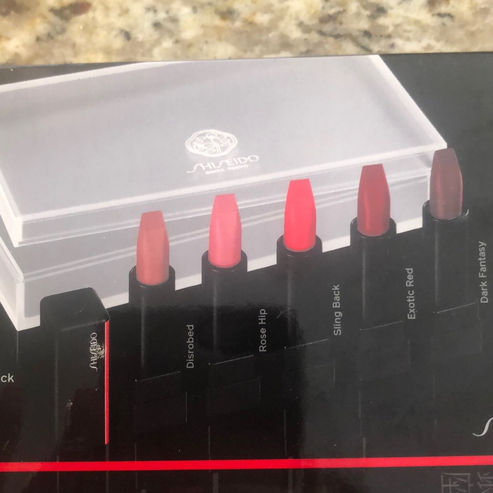 Shiseido Modern Matte Powder Lipstick - Picture 2 of 3